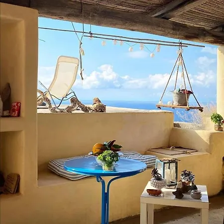 Bed & Breakfast Giardino Dei Carrubi- Al Gradino 365 Alicudi
