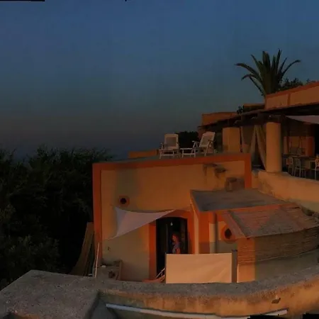 Bed & Breakfast Giardino Dei Carrubi- Al Gradino 365 *